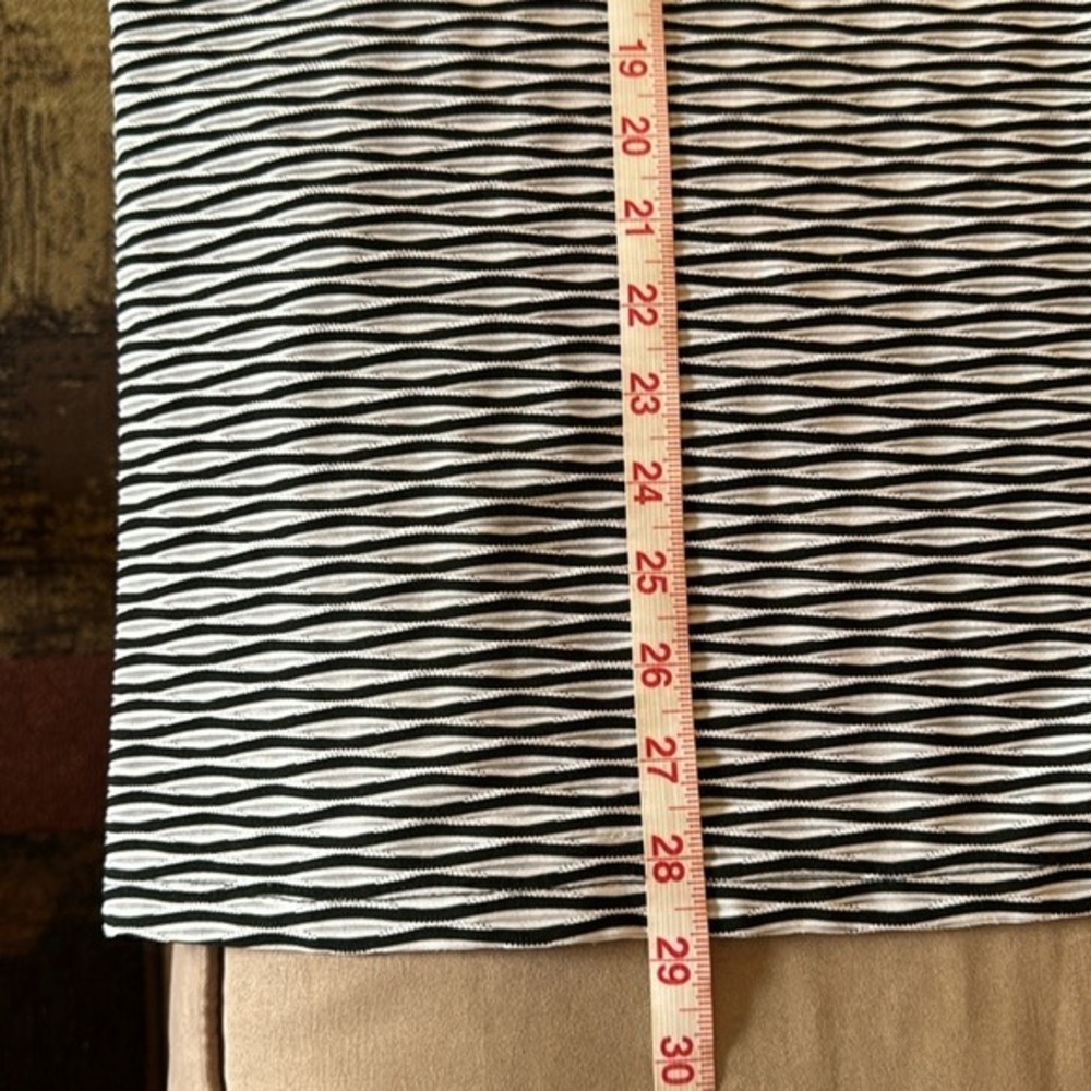 Calvin Klein. Cap sleeve  tunic top. 2XL. Black/White/Grey stripes. - Picture 8 of 9